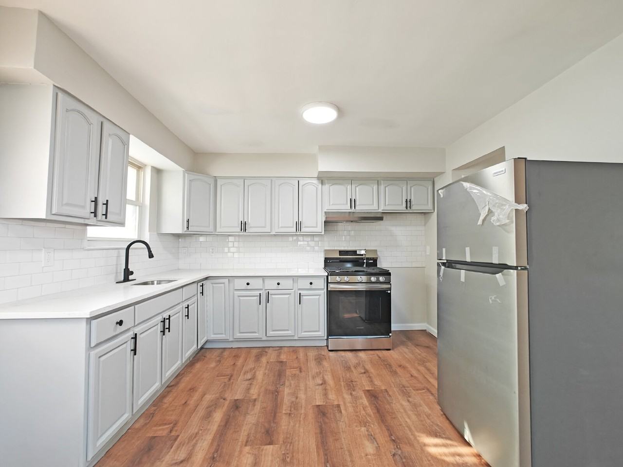 3001 Wickham Ave - Photo 5 of 17