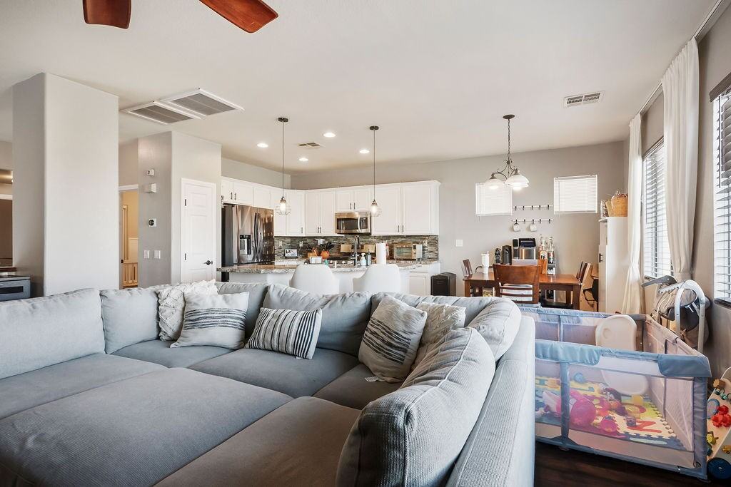 6276 Sledgehammer Ct - Photo 7 of 40