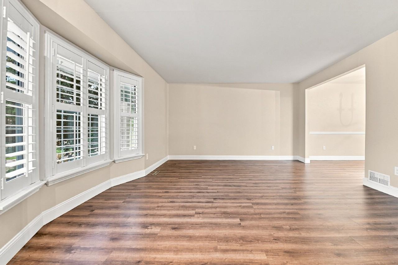 5441 S Richfield Way - Photo 4 of 43