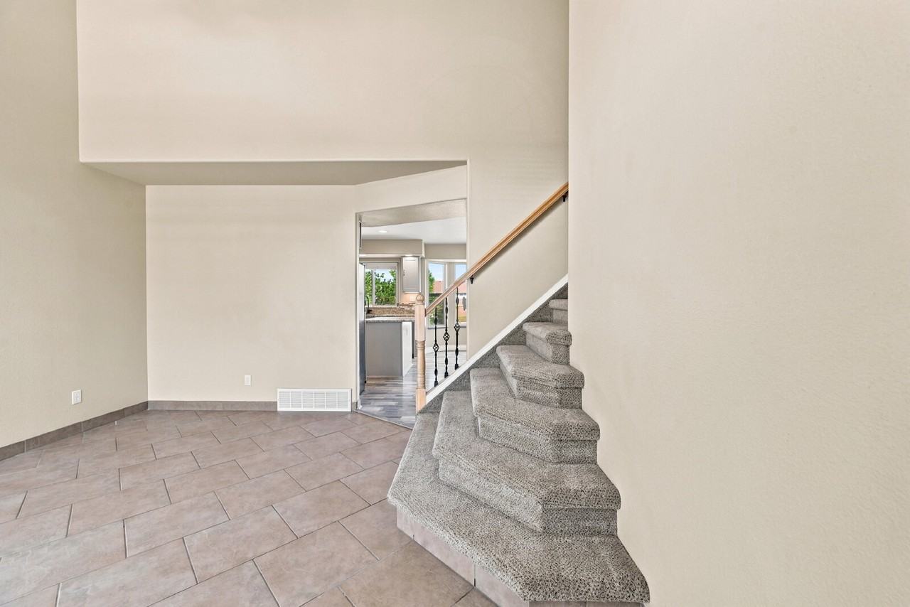 5644 Mountain Garland Dr - Photo 2 of 44