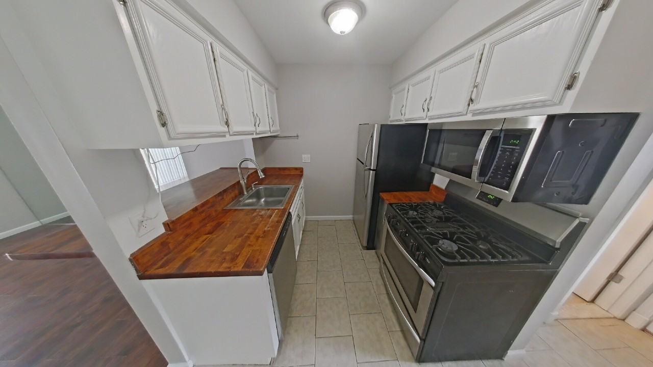 8445 Hickory Dr - Photo 4 of 11