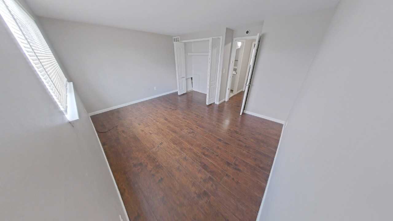8445 Hickory Dr - Photo 7 of 11