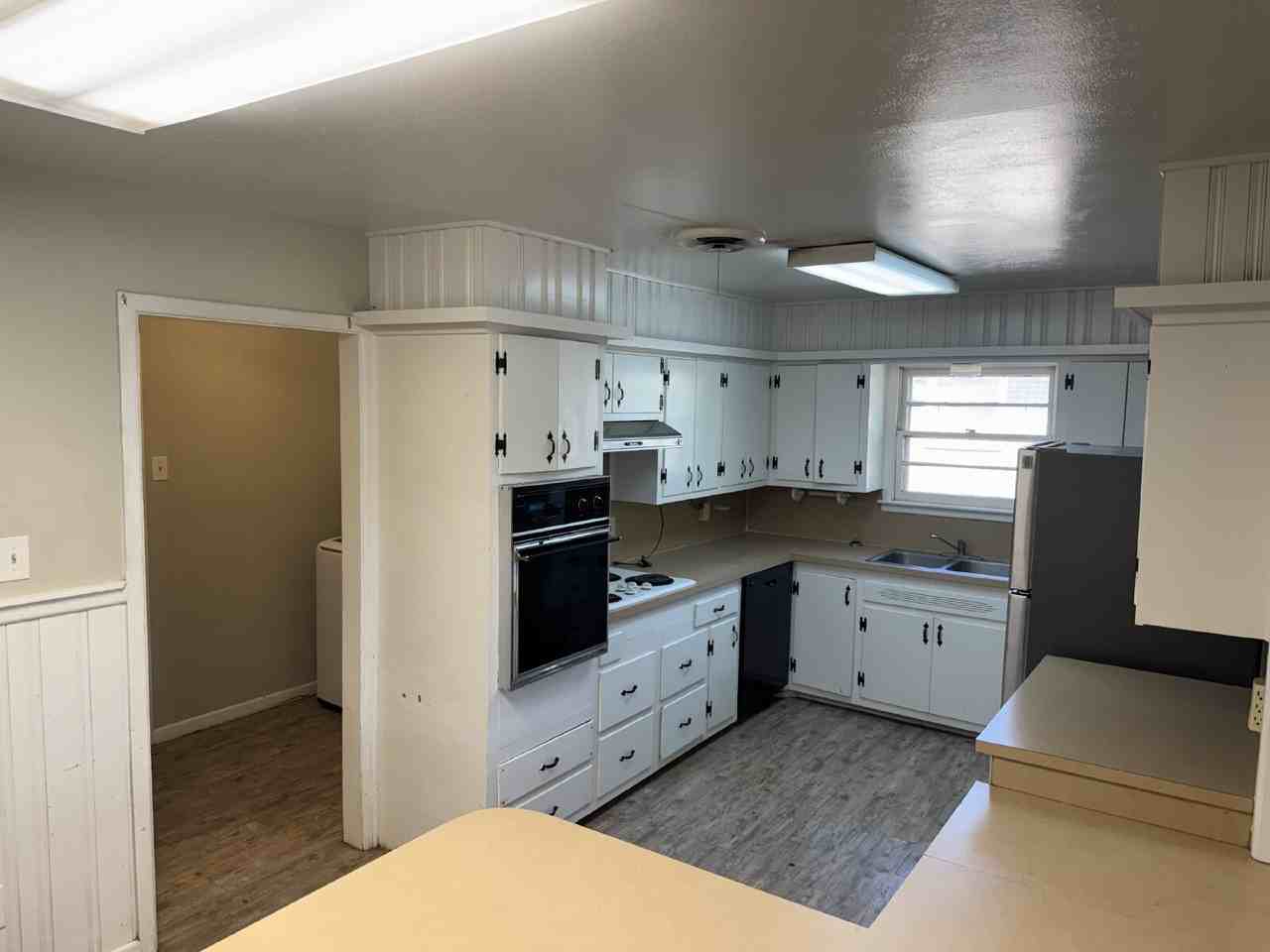 4908 14th St - Photo 4 of 31