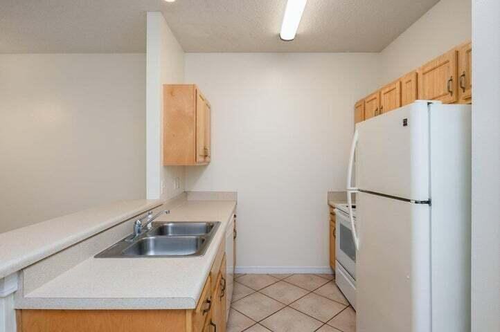416 Bear Rd Unit B - Photo 4 of 33