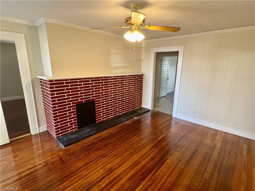 1604 Walker Pl - Photo 2 of 12