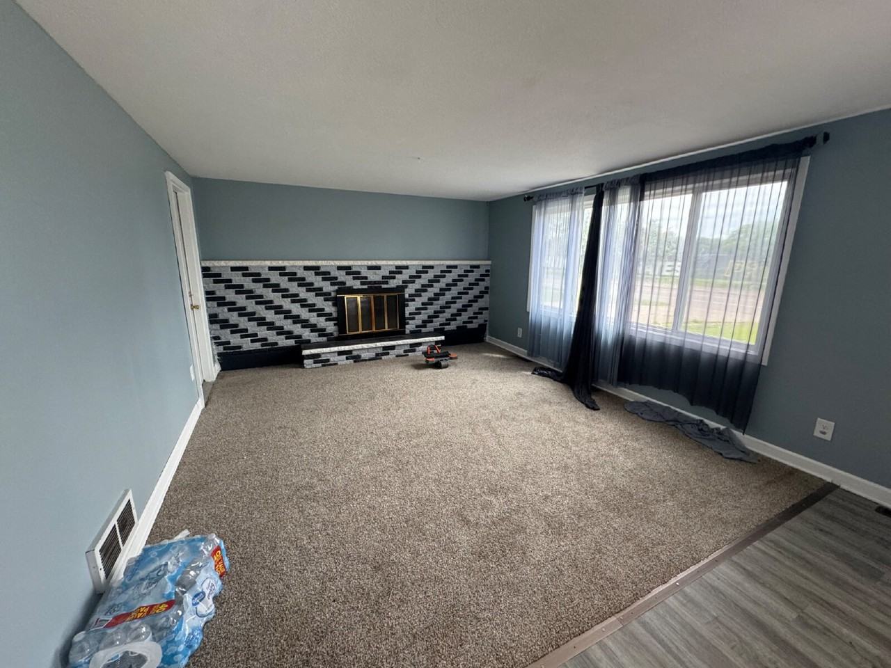 7509 Regent Ave N - Photo 4 of 21