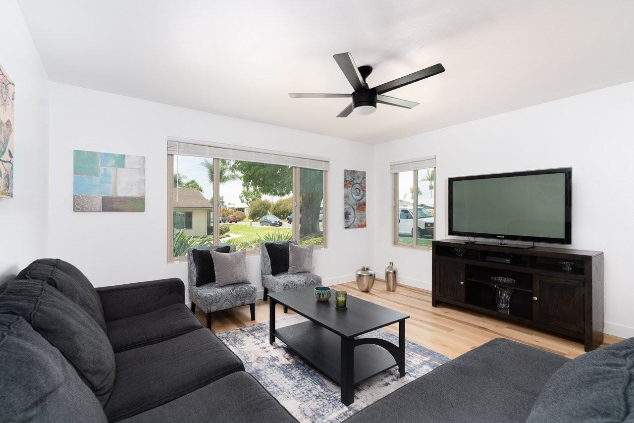 1025 Plover Way - Photo 3 of 28