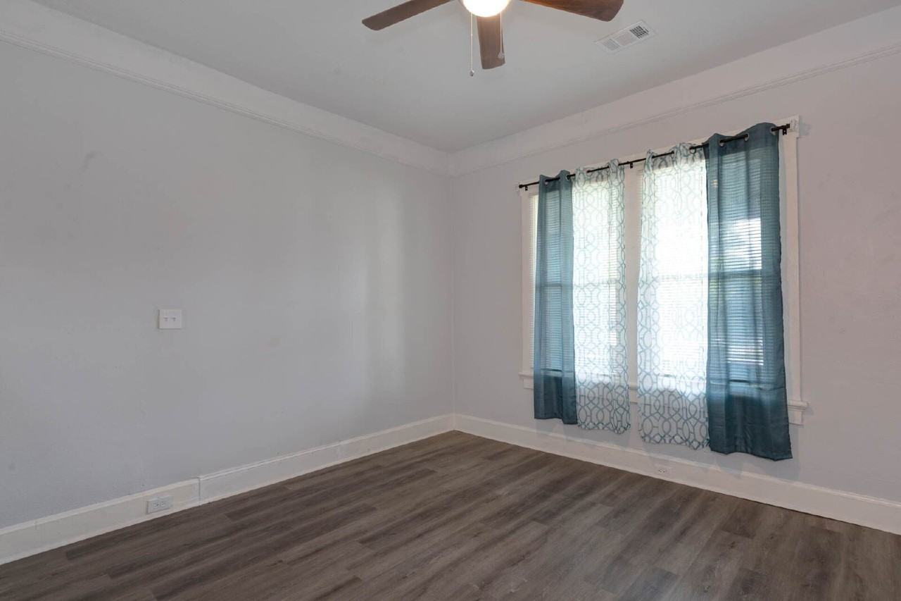 2229 10th St - Photo 2 of 19