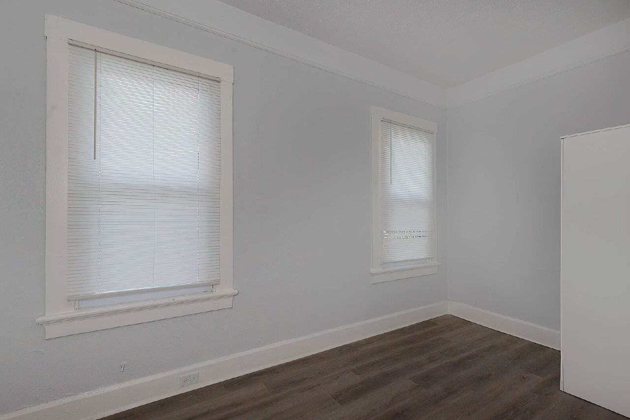 2229 10th St - Photo 4 of 19
