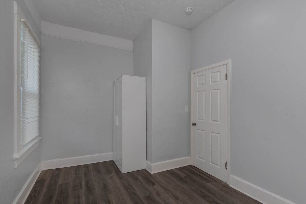 2229 10th St - Photo 5 of 19