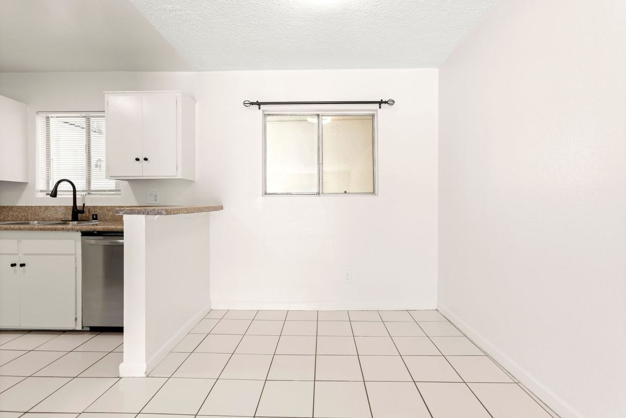 (EL/TI/YO:B) 5139 White Oak Avenue - Photo 7 of 40