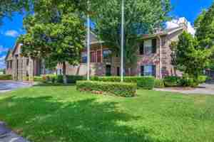 featured image of 800 W Nasa Pkwy