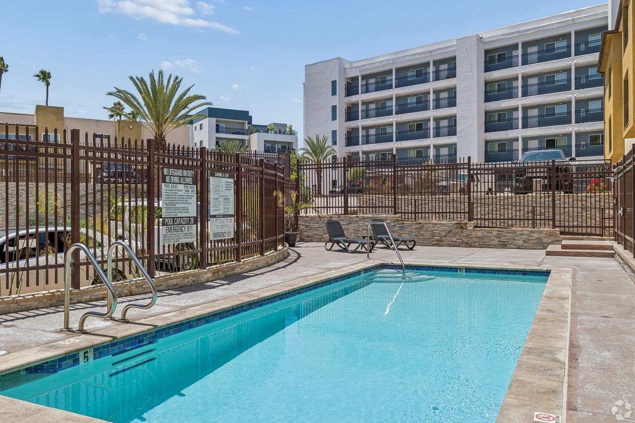 Pacific Heights II - Photo 6 of 8
