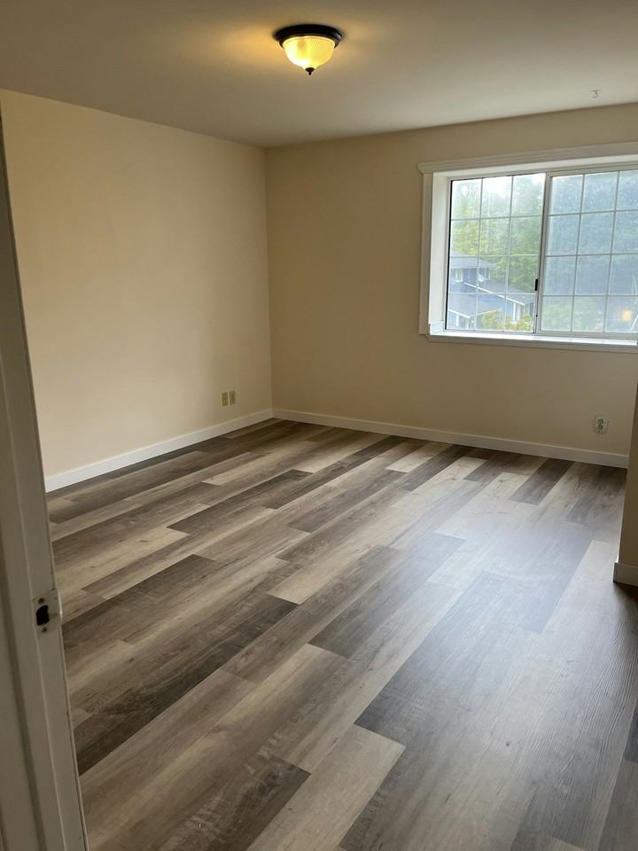 5928 Seahurst Ave, Unit B - Photo 4 of 12