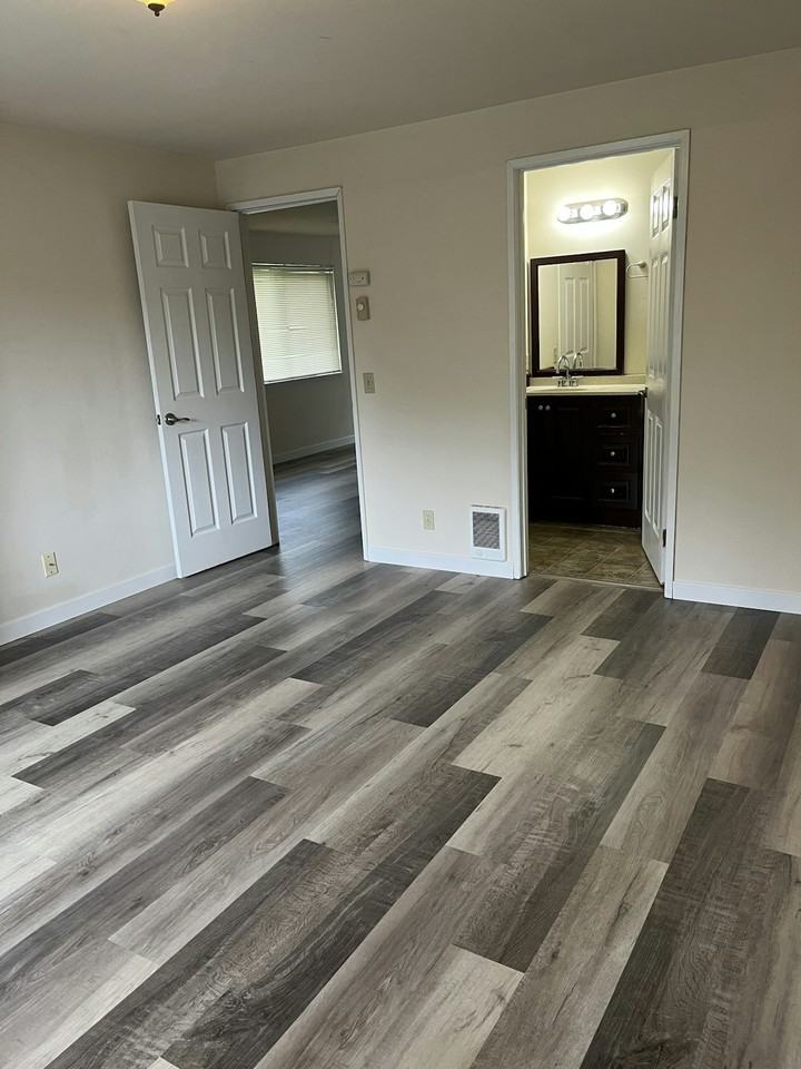 5928 Seahurst Ave, Unit B - Photo 5 of 12