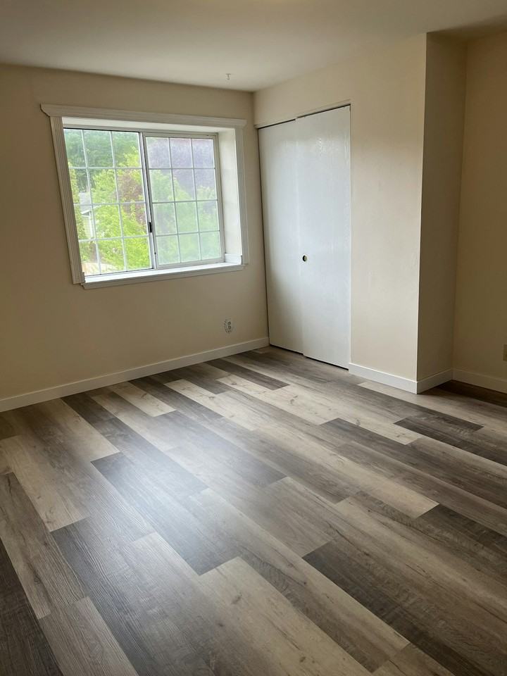 5928 Seahurst Ave, Unit B - Photo 7 of 12