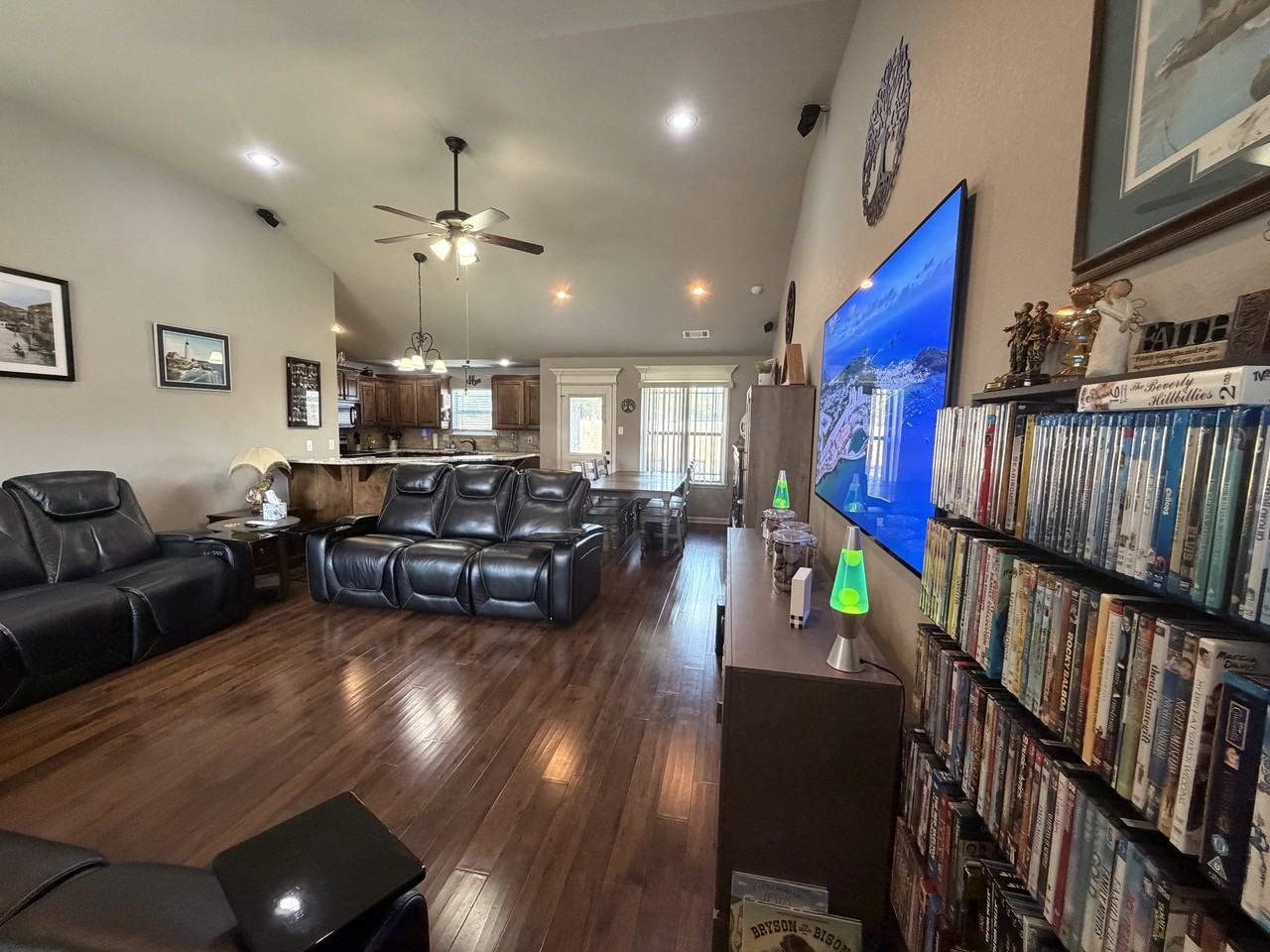 12 Jaguar Dr #1 - Photo 4 of 31