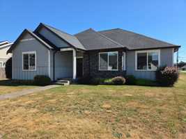 featured image of 1702 Aaron Dr
