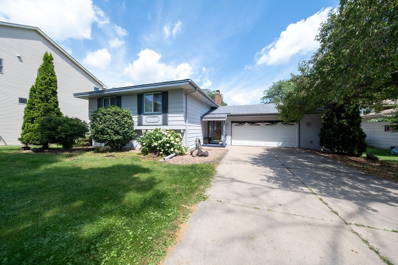 1581 Woodside Ct Ne #1 - Photo 2 of 40