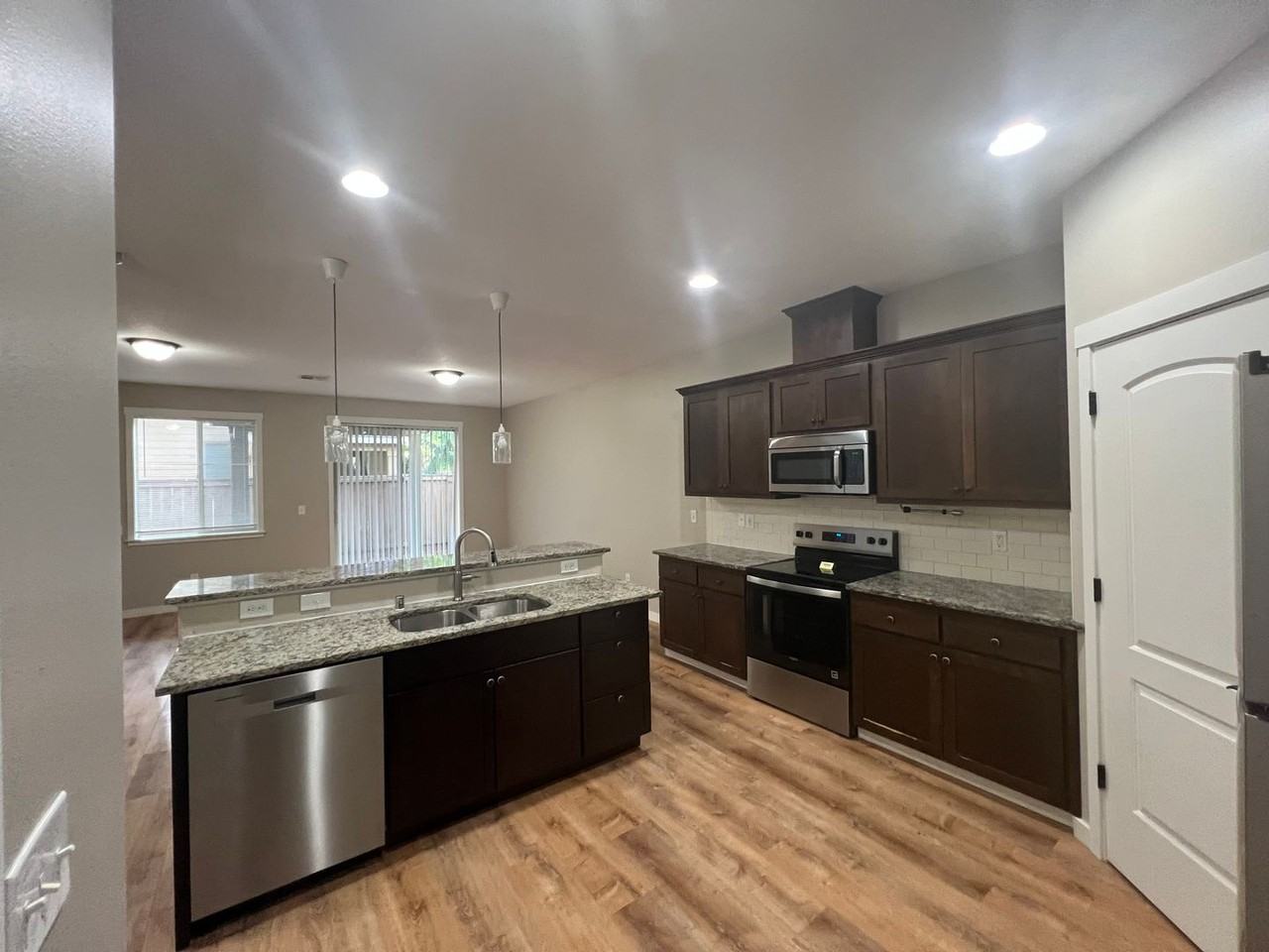 2641 Ne 130th Ct - Photo 5 of 33