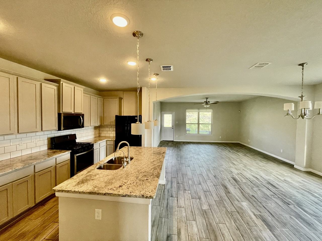 15306 Comanche Grv #1 - Photo 4 of 30