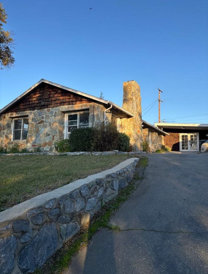 560 Landis Cir