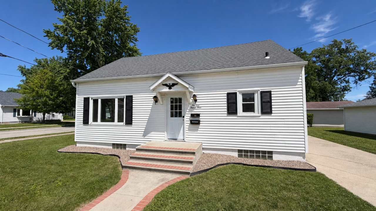 1424 N Bennett St #NA - Photo 2 of 25