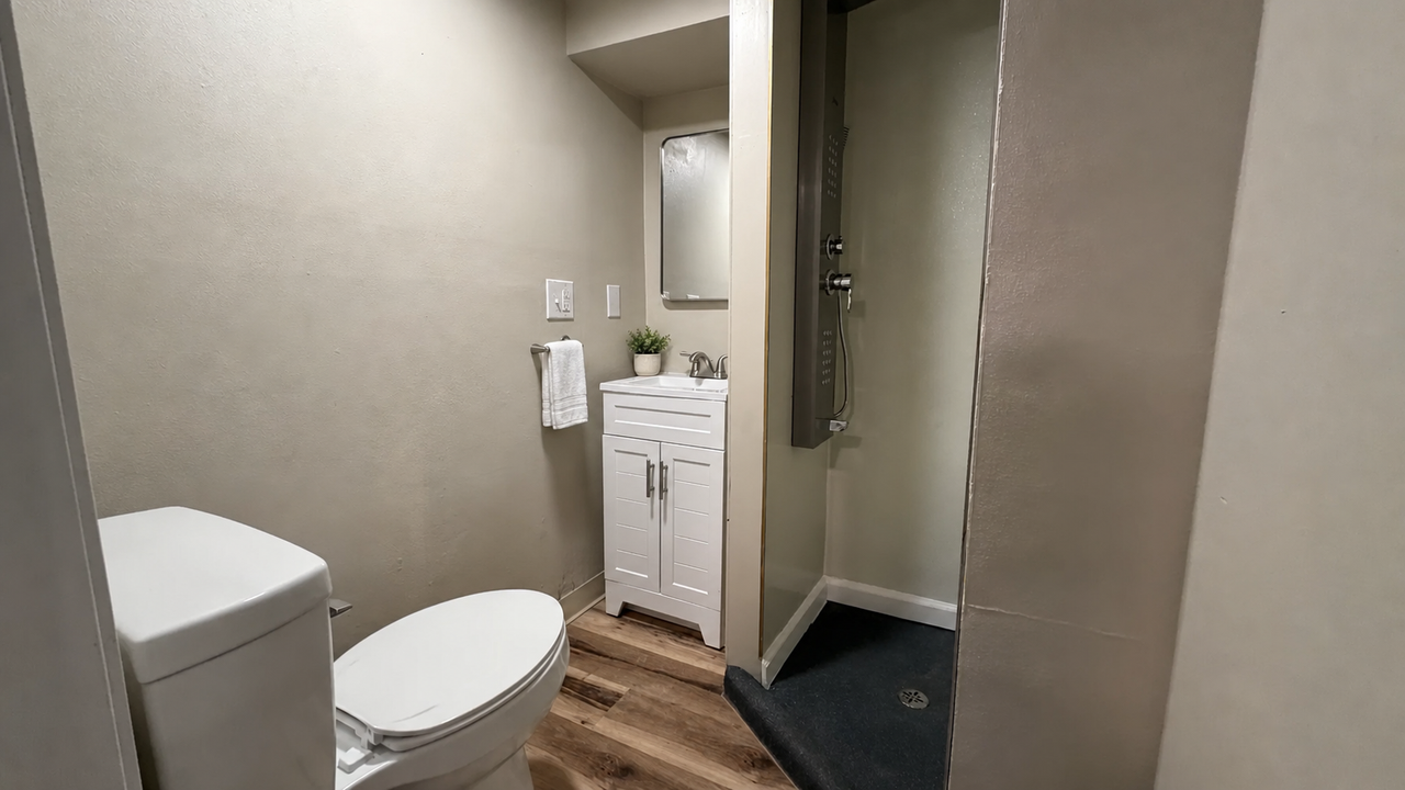 1424 N Bennett St #NA - Photo 5 of 25