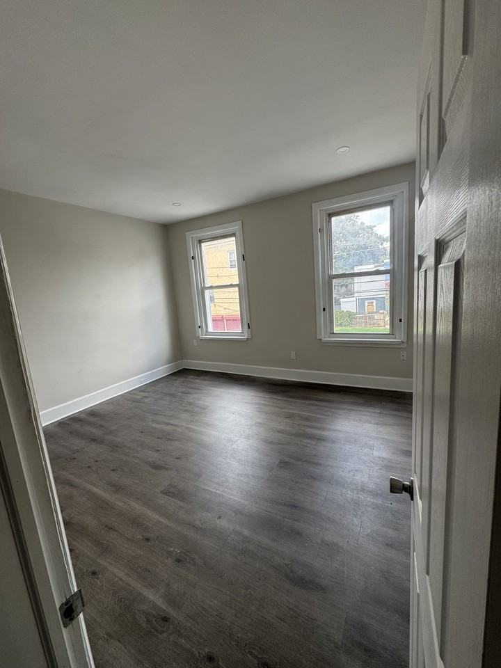2818 Cecil B Moore Ave #2F - Photo 6 of 7