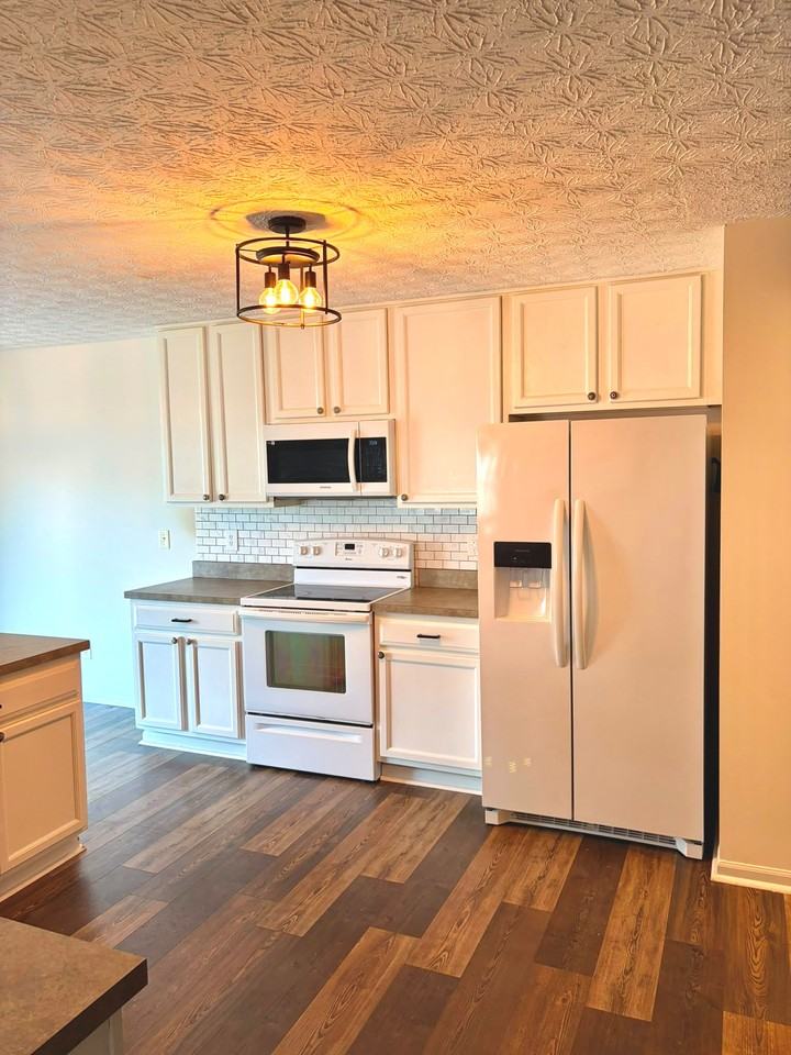 5790 Lonerise Ln #NA - Photo 3 of 36