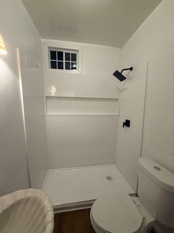 827 E 38th St #NA - Photo 7 of 12