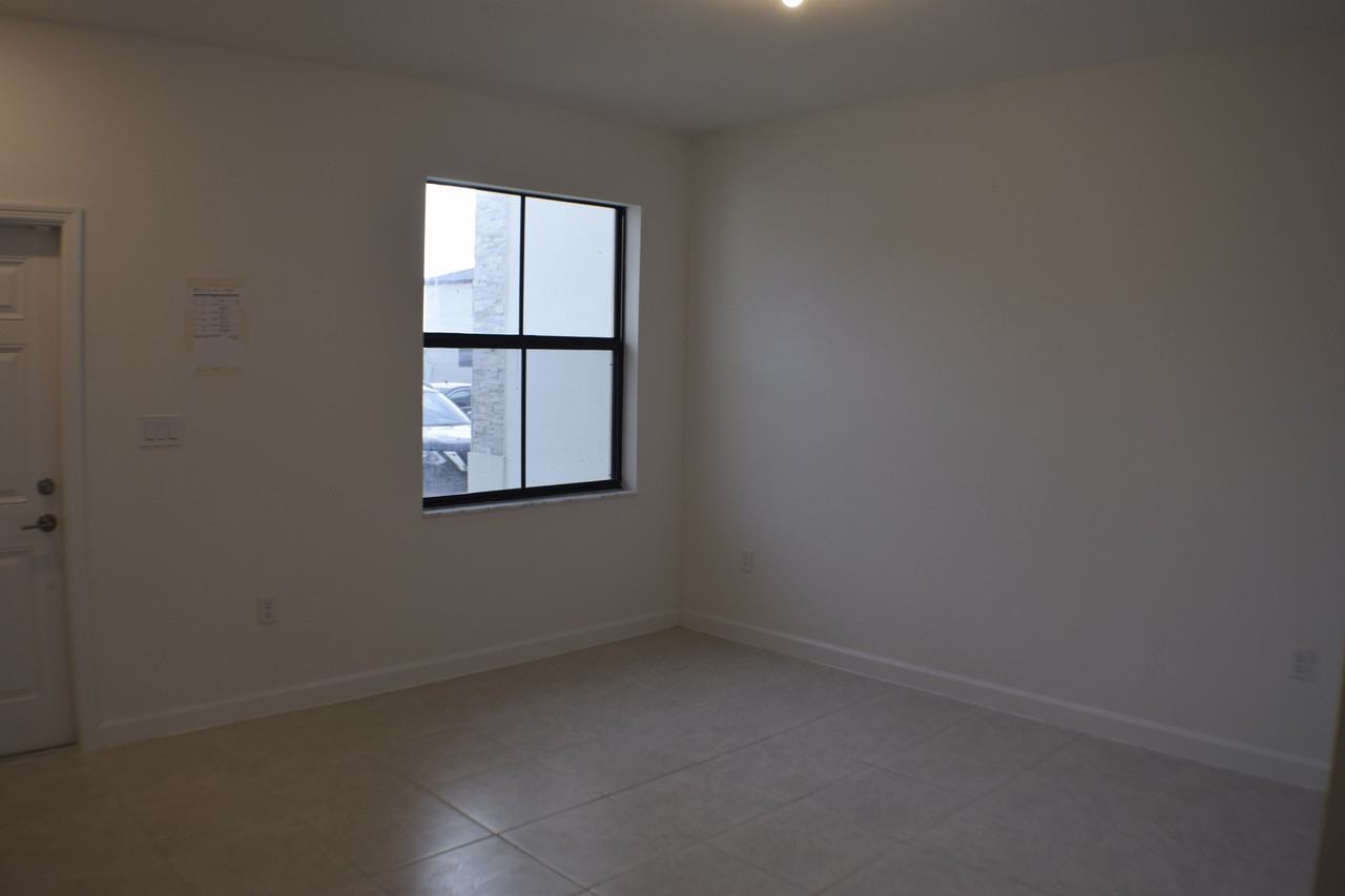 10187 Sw 228th Ter - Photo 7 of 15