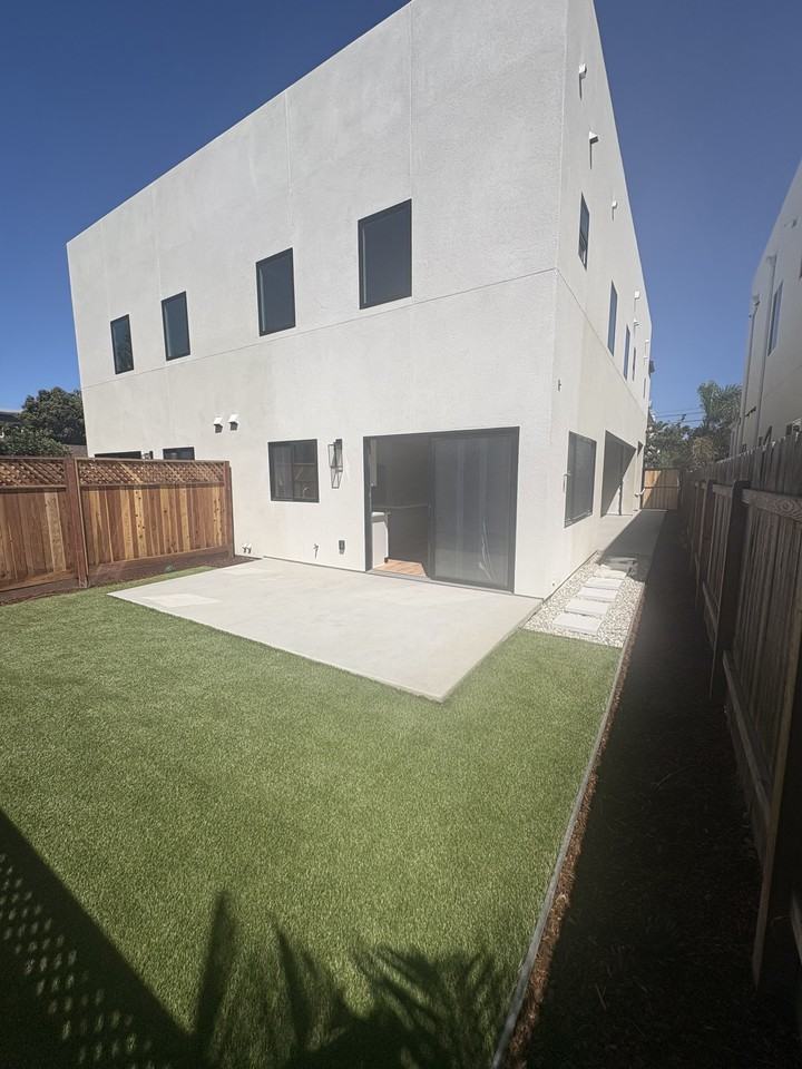 245 Dahlia Ave #NA - Photo 2 of 4