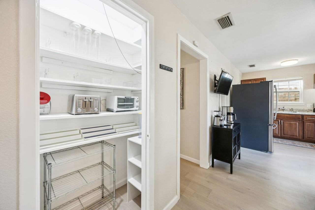 1830 Austin Ave #NA - Photo 7 of 25