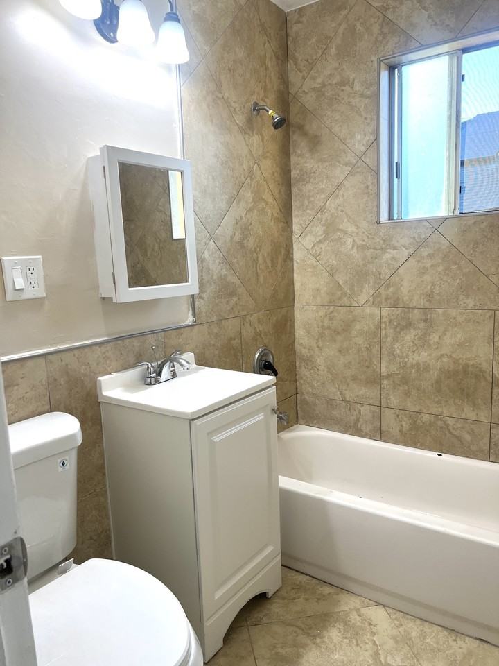 13930 Anderson St #NA - Photo 2 of 22