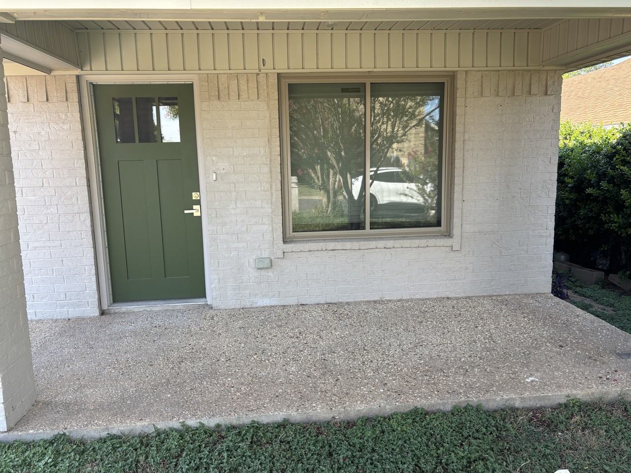 1202 Chapel View Dr - Photo 2 of 15