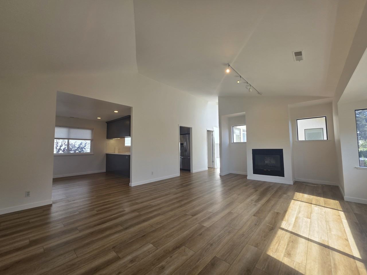 627 F St #1 - Photo 7 of 31