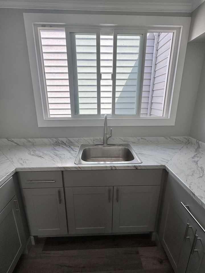 1646 Yosemite Ave #1646 - Photo 3 of 14