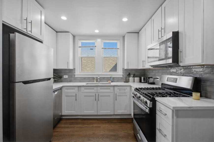 2430 N Normandy Ave