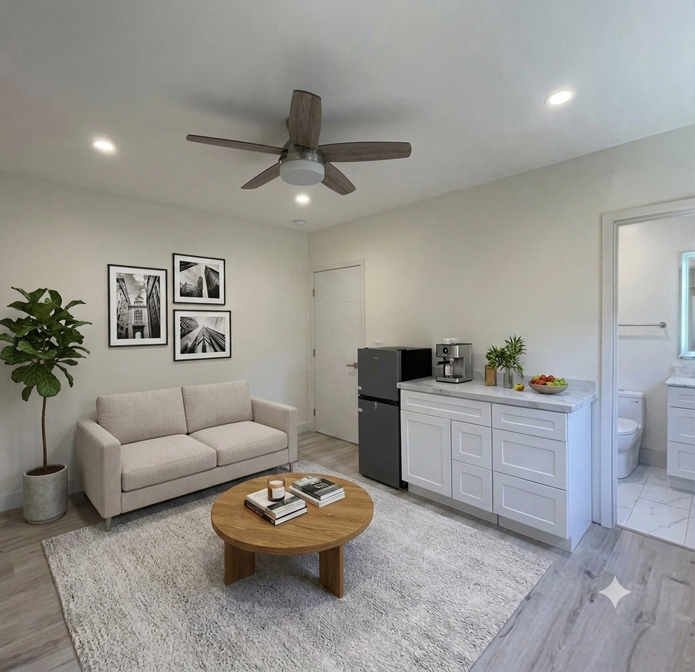 7746 Encino Ave #B - Photo 2 of 10