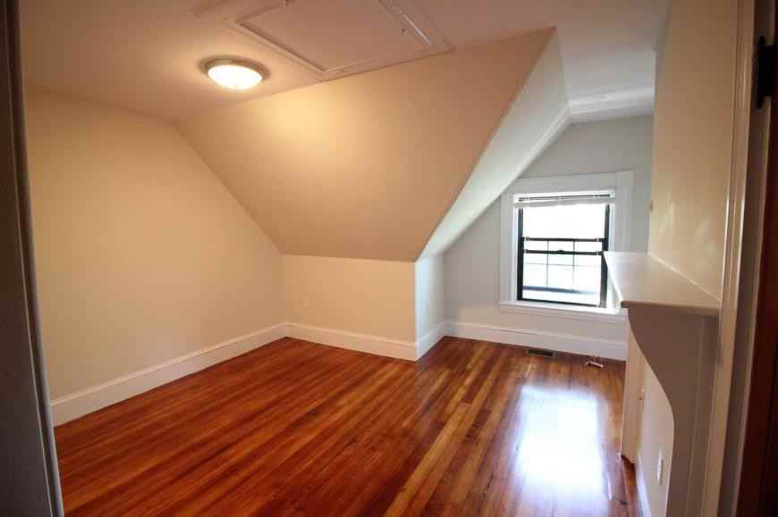 52 Beech Glen St - Photo 5 of 10