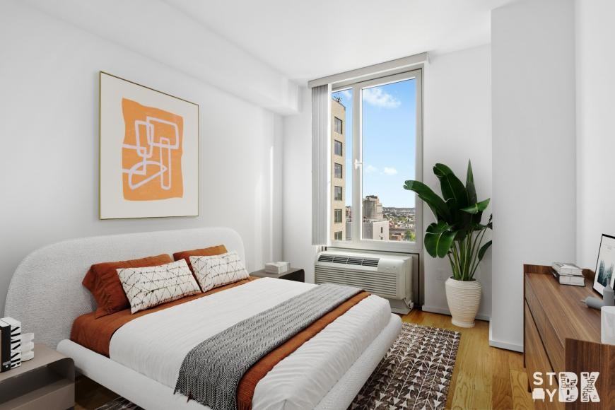 172 Montague St - Photo 6 of 10