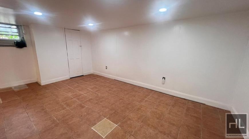 7515 97th Ave - Photo 3 of 10