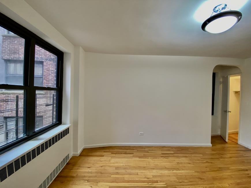 700 Fort Washington Ave - Photo 4 of 10