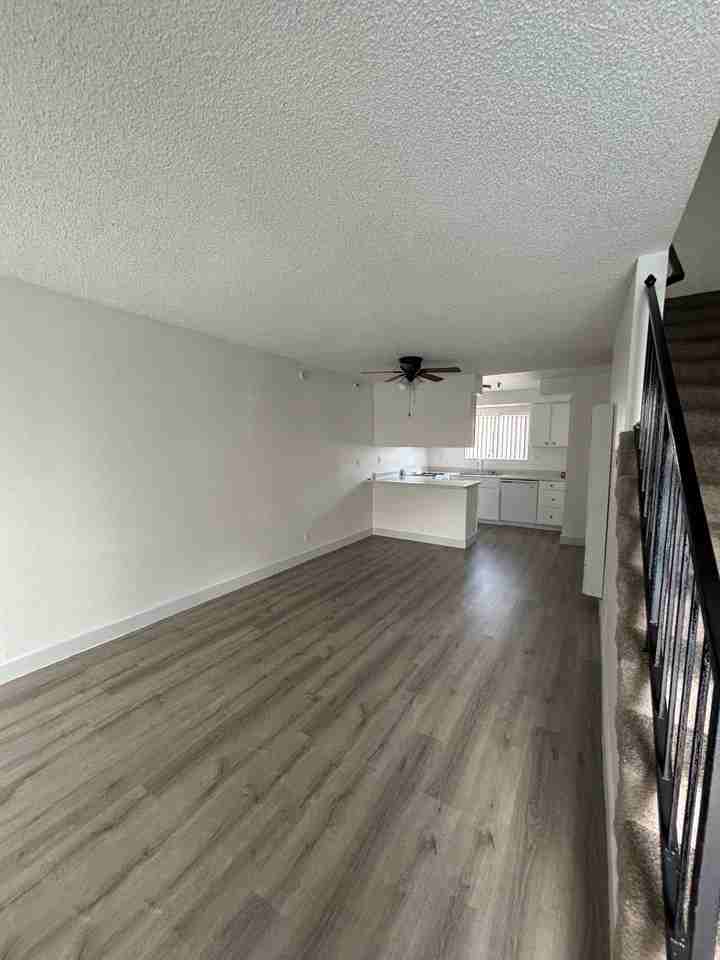 12909 Cordary Ave - Photo 2 of 14