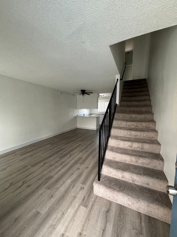 12909 Cordary Ave - Photo 5 of 14