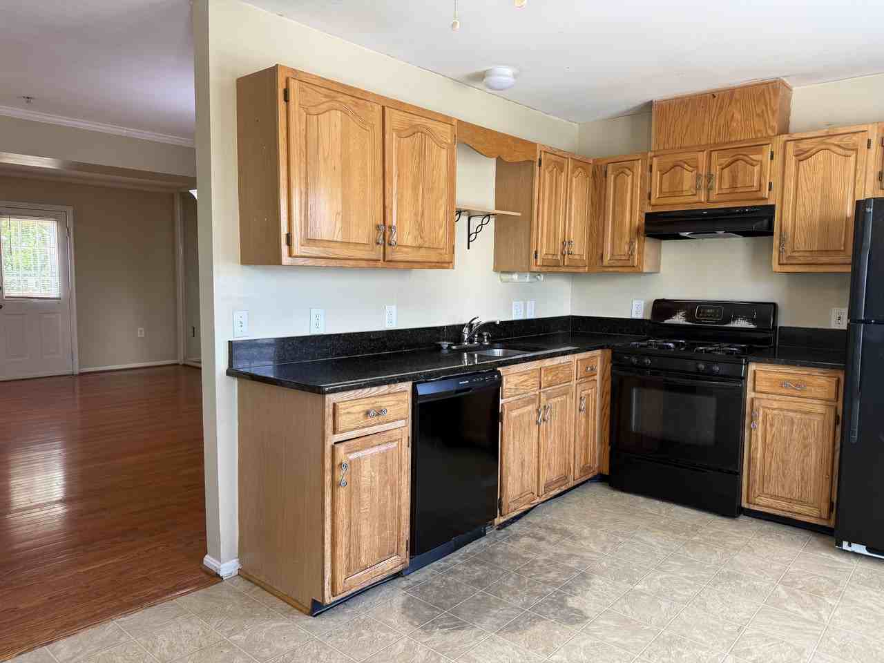 1323 Hampshire Dr #1 - Photo 7 of 32