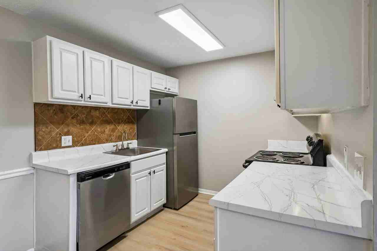 Palmview Cove Apartments - Photo 6 of 50