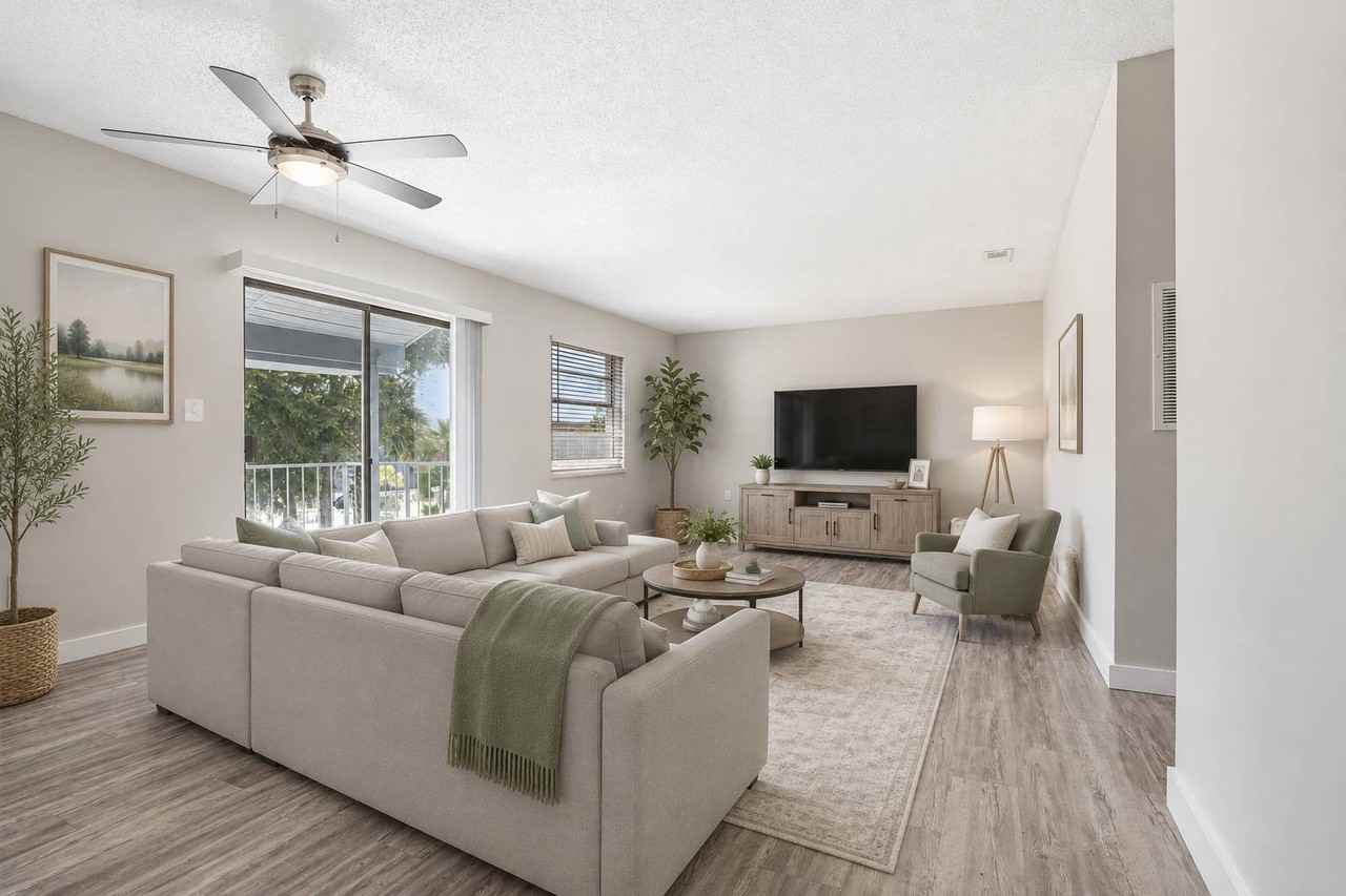 Roselea Manor Apartments - Photo 2 of 26