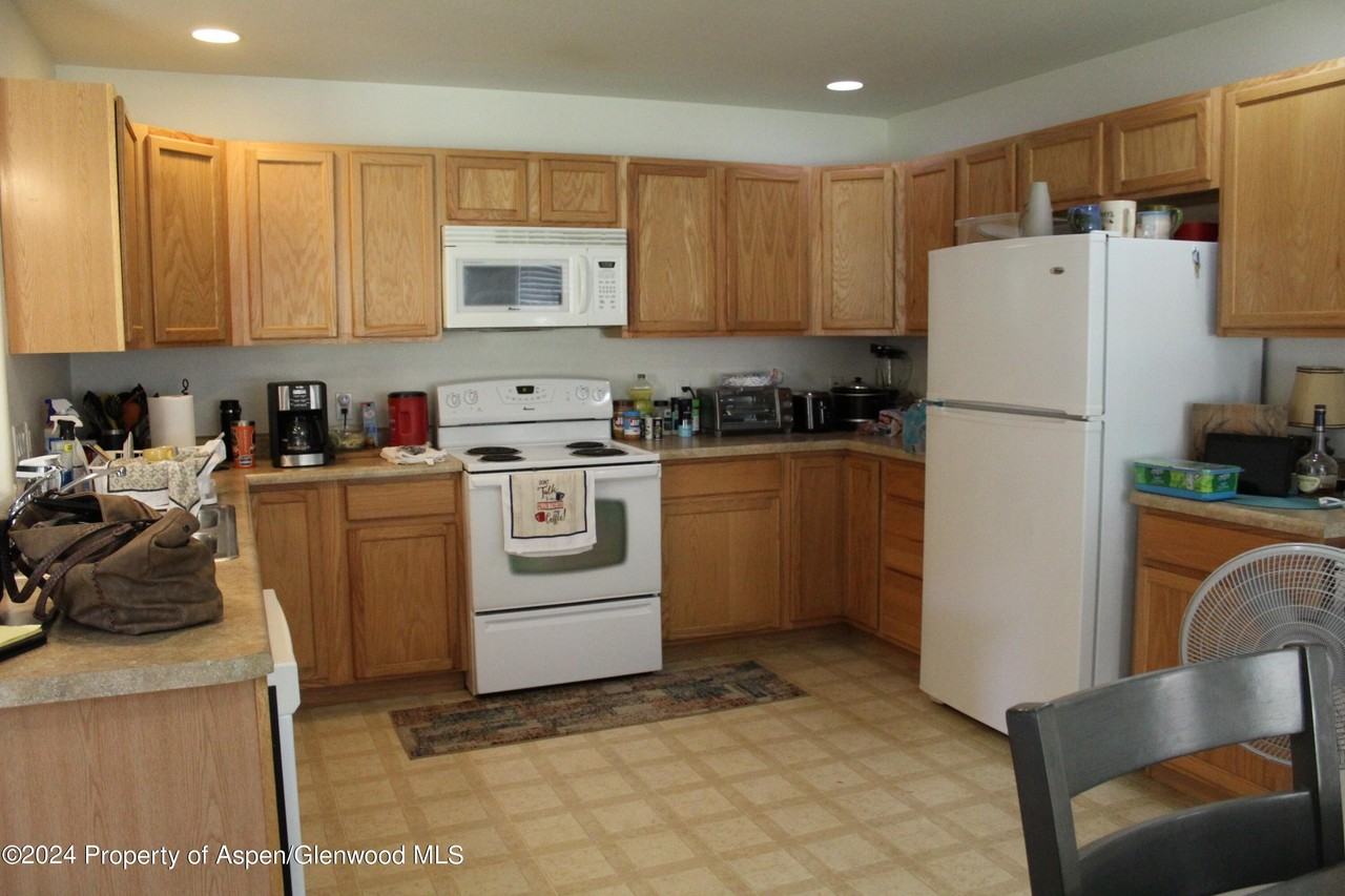 2474 Pioneer Way - Photo 3 of 11